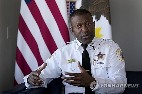 美시카고로 이송된 베네수엘라 불법입국자들 절도 행각 잇따라