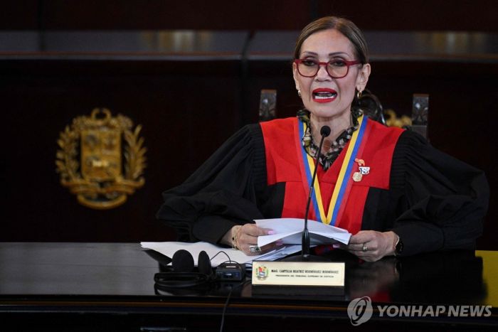 베네수엘라 대법원 "마두로 대선 승리"…'親與' 선관위 손들어줘