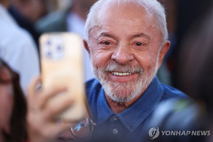 왓츠앱으로 브라질 대선 뒤집은 룰라…첫 '개인폰'은 갤럭시 S26(종합)