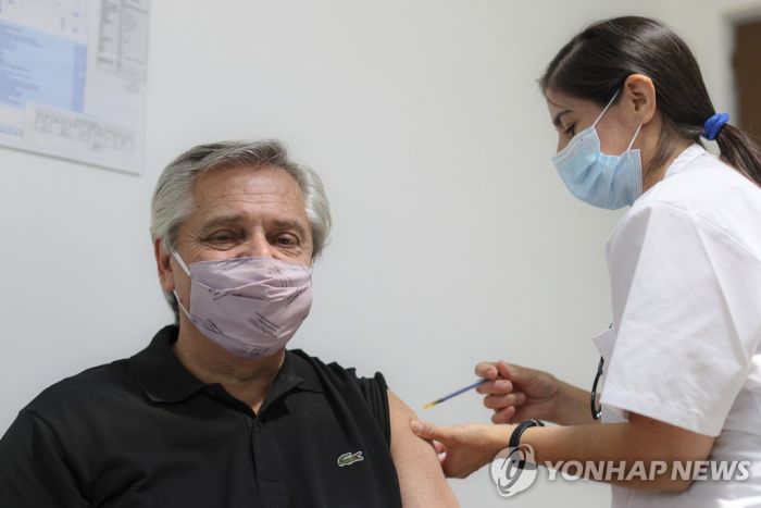 페르난데스 아르헨 대통령, 러시아 코로나19 백신 접종