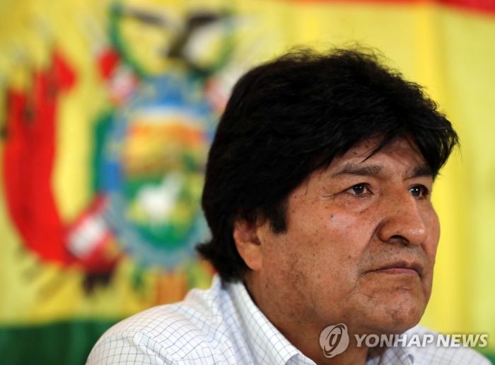 모랄레스 "돌아가면 민병대 만들겠다"…볼리비아 군 반발(종합)