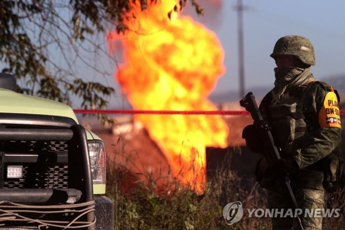 멕시코, 석유 절도와 전면전…저장소·유통센터에 군 투입