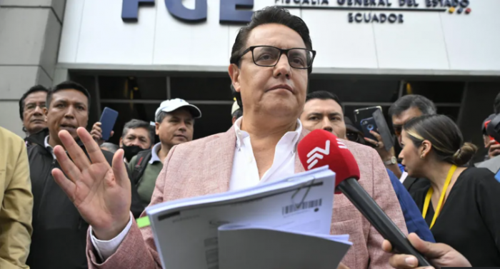 Ecuador charges ex-minister over presidential cand…