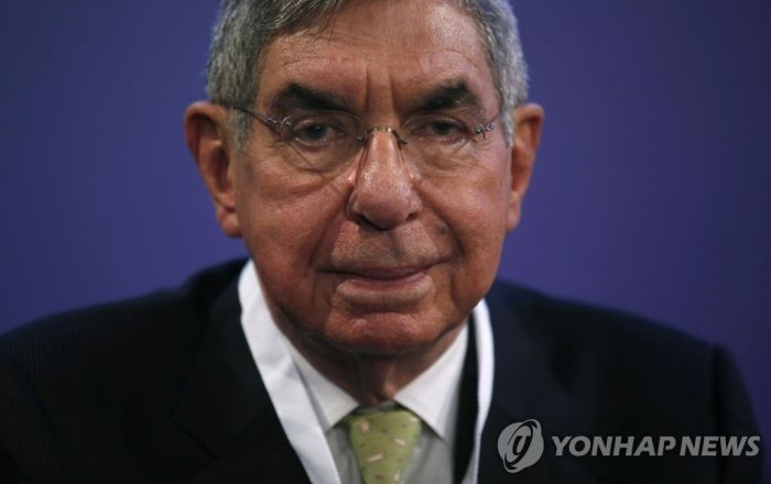 노벨평화상 아리아스 前 코스타리카 대통령 성추문 폭로 잇따라
