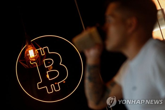 58% 인플레에 화폐가치 뚝…비트코인에 눈돌리는 아르헨티나인들