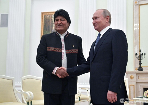 푸틴, 방러 모랄레스 볼리비아 대통령과 회담…협력 강화 합의