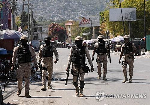 서방, '무법천지' 아이티 탈출…미군, 대사관 직원 철수작전