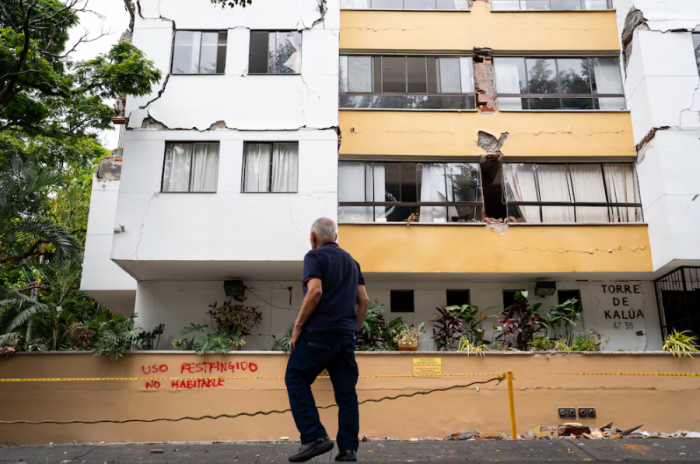 Los damnificados del terremoto en Cali buscan un n…