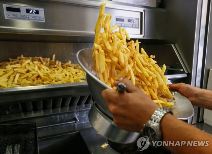 유럽 vs 콜롬비아 '감자튀김 분쟁'…EU "WTO에 제소"