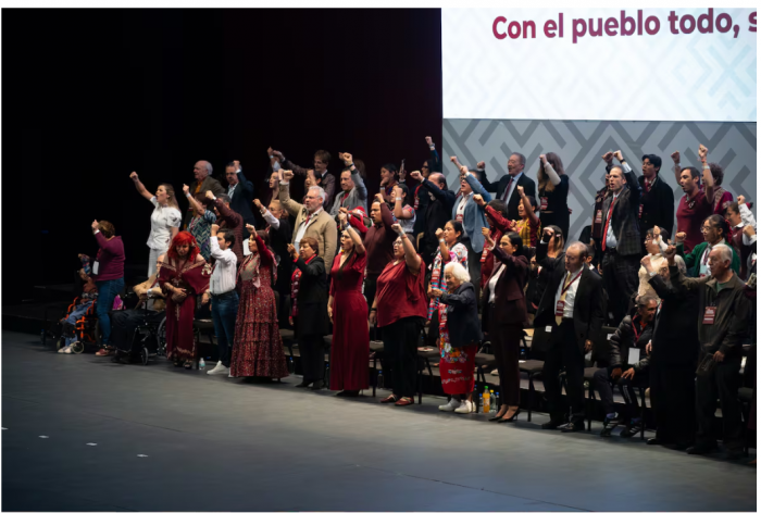 Morena escenifica la unidad en su 15 aniversario