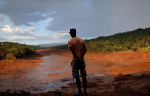 브라질 댐 붕괴사고, 광산개발업체 발리에 첫 배상 판결