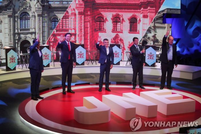 '정치 불신' 속 치러지는 페루 대선…절대강자 없어 안갯속