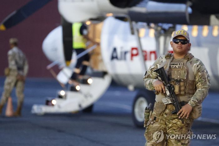 국경보다 더 남쪽서 불법이민 막는 美…파나마에 송환비행 지원