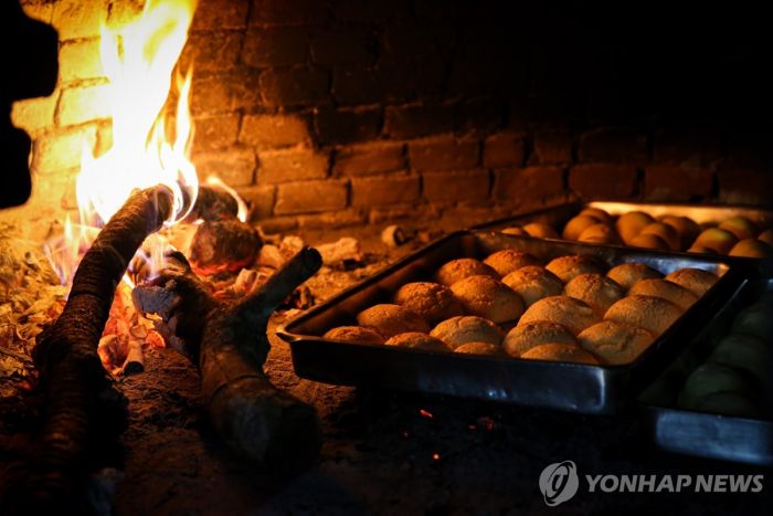 브라질 '독극물 케이크' 사건…경찰, 석달전 사망자 부검 요청