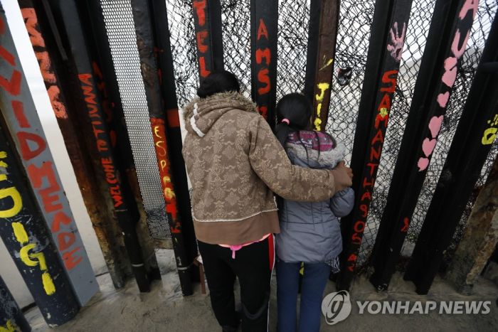 멕시코, 캐러밴 원천 중미 3국 개발에 338억원 기부