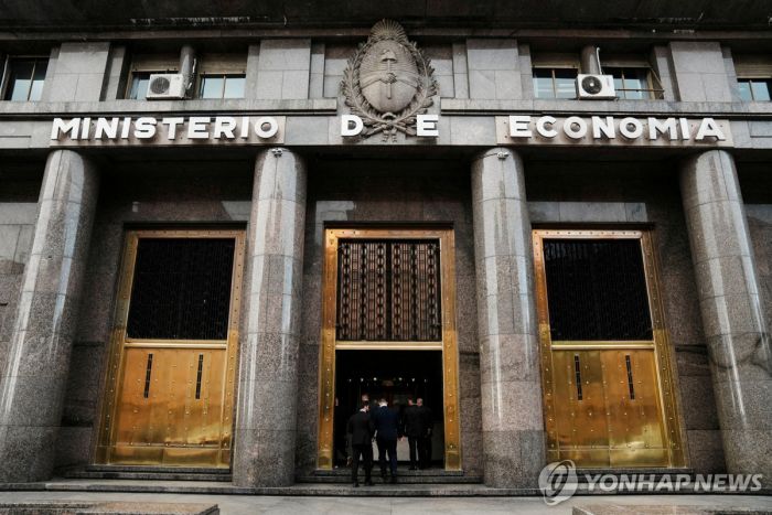 JP모건 보고서, 투자자에 "아르헨 페소 채권에서 물러서라" 추천