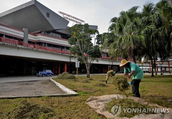 쿠바, 관광 성수기 앞두고 아바나 공항 8개월 만에 재개장