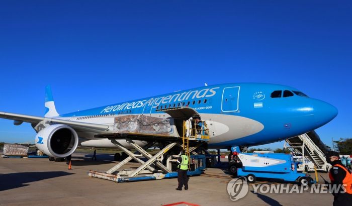 아르헨티나, 국내선·국제선 항공권 판매 9월 1일까지 금지