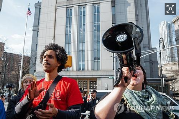 美판사 "'변호사선임권 침해' 마두로 주장, 공소기각 사유 안돼"