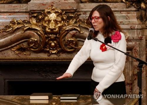 아르헨 경제장관 '포퓰리스트'로 교체되자 페소화 가치 급락