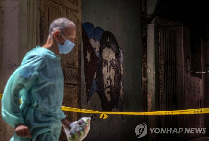 아직 백신 없는 쿠바, 확진자 연일 최고치…자체 개발 박차 송고시간