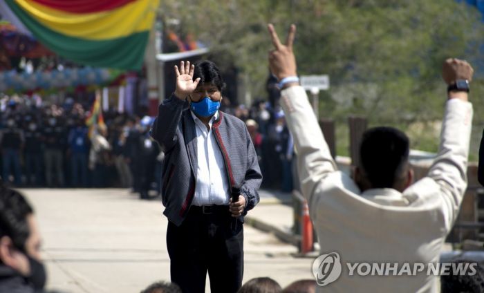 모랄레스, 망명생활 마치고 볼리비아 귀국…국경에 환영인파