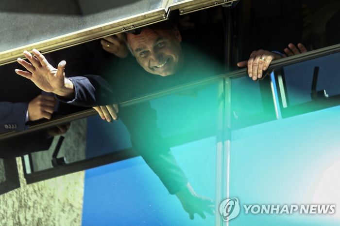 '폭동선동' 혐의 보우소나루 귀국…"당 도울 것" 정계복귀 천명(종합)