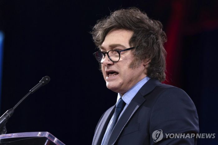 "백치·저능…" 아르헨 밀레이 정부, 장애등급 표현 논란