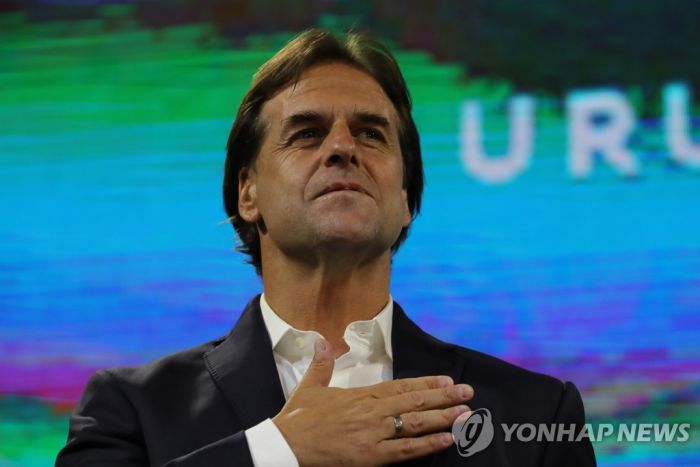 우루과이 대선서 중도우파 야당후보 승리…15년 만에 정권교체