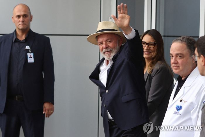 브라질 룰라 두 차례 뇌출혈 수술 뒤 퇴원…"일하고 싶다"