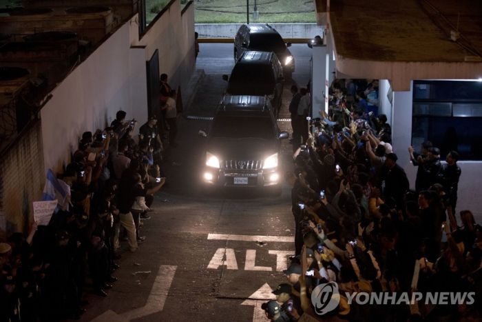 과테말라 헌재, 공항 억류 유엔 반부패기구 고위 인사 입국 허용