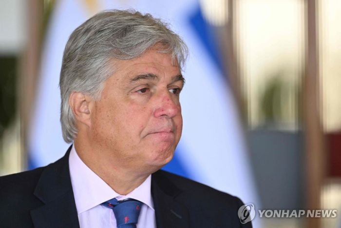 '인터폴 수배' 우루과이 마약사범 도주 파장…외교장관 사임