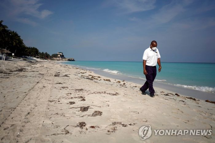 쿠바, 관광업 서서히 재개…"모든 입국객 코로나19 검사"