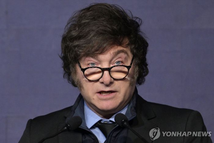 "아르헨 밀레이, 의회서 잇단 패배로 정치적 디폴트"<현지 매체>
