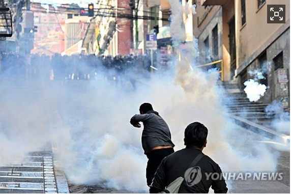 볼리비아 반정부시위 격화…생필품 가격 폭등·은행 영업 중단