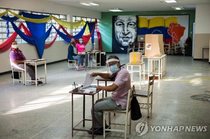 베네수엘라 마두로, 국회까지 장악하나…'반쪽 선거' 개시