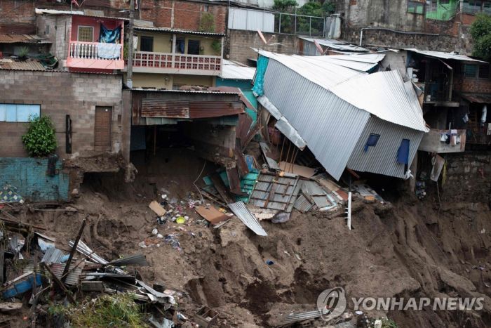 열대성 폭풍 덮친 중미…사망자 18명으로 늘어