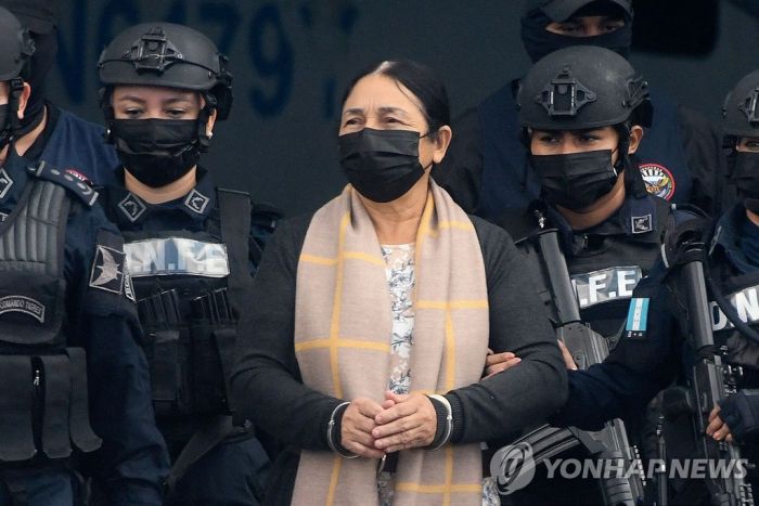 마약 카르텔 이끌던 온두라스 '코카인의 여왕', 미국에 넘겨져