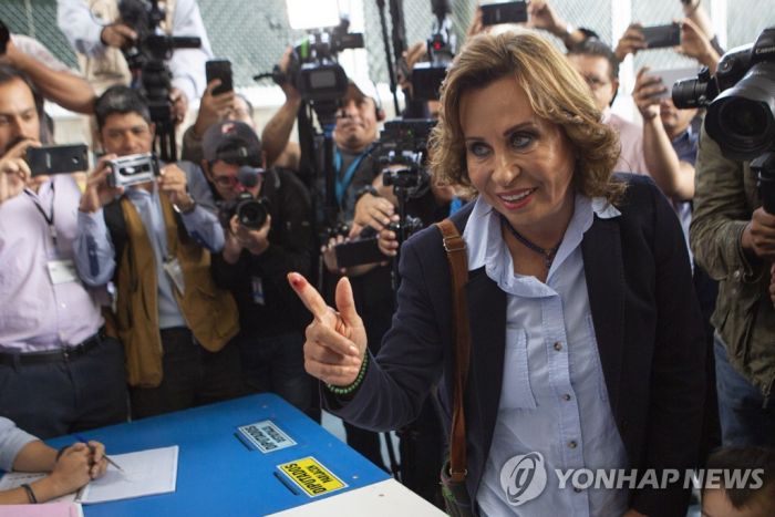 과테말라 대선서 前 영부인 토레스 1위 확실…8월 결선투표(종합)