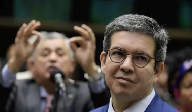 A 20 dias para recesso, governistas tentam acelera…