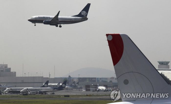 멕시코 대통령 "현 수도 공항에 제3 터미널 신축"