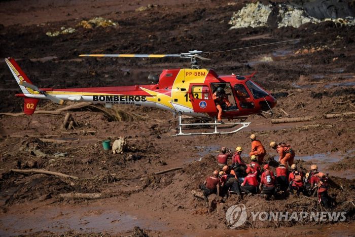 브라질 댐 붕괴 실종자 수색 난항…60명 사망·292명 실종 추정