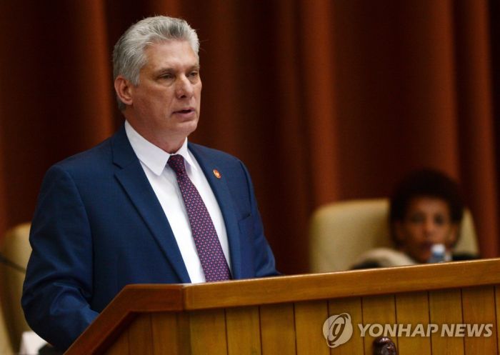 디아스카넬 쿠바 의장 "트럼프가 양국관계 최악으로 만들어"