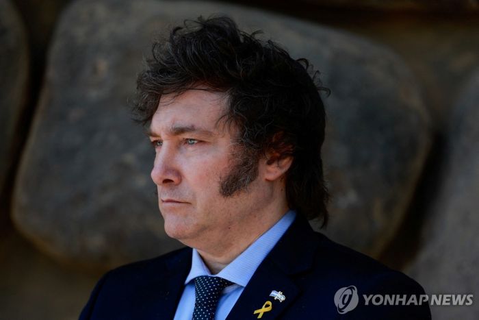 [밀레이 취임 두달] 아르헨, 과격한 개혁에 커지는 저항감…중대 변곡점