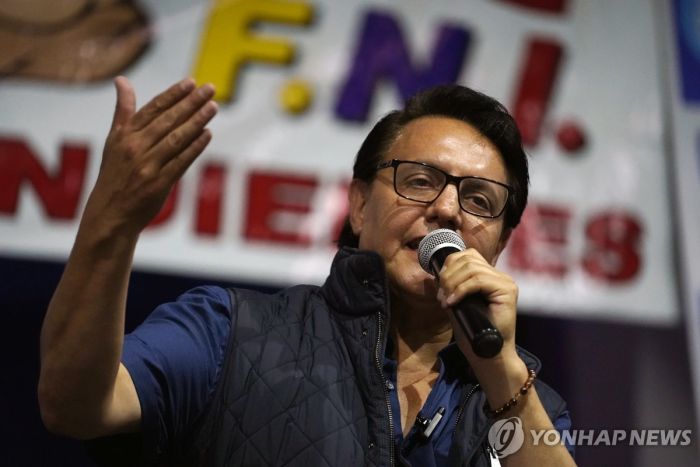 에콰도르 갱단 수괴, 수감 중 화상통화로 대선후보 살해 지시