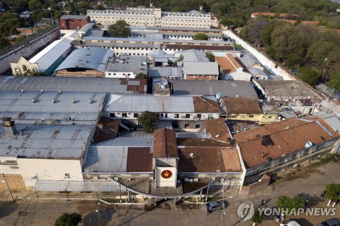 파라과이 최대 교도소서 인질극…교도관 20여명 억류