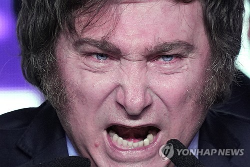 아르헨 극우 후보 발언으로 외환시장 패닉…비공식 달러 7.3%↑