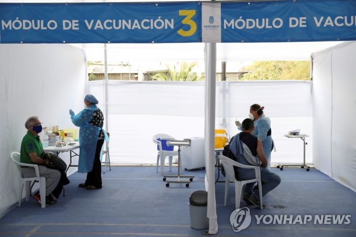 '국민 30% 백신접종' 칠레, 코로나 신규 확진자는 최다