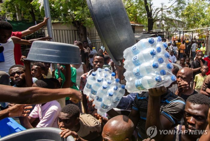 "아이티 갱단 수괴 1명 사망"…과도위원회 구성 임박