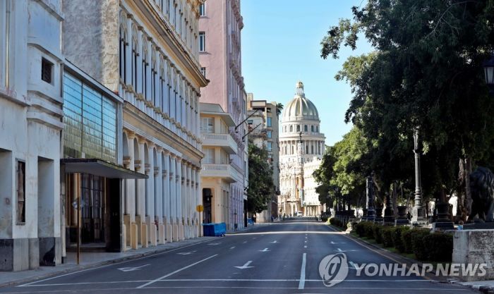 쿠바, 코로나 2차 유행에 수도 아바나 '고강도 봉쇄'